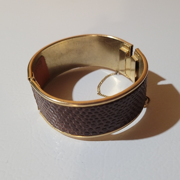 Vintage leather and gold-tone bracelet - Picture 2 of 6